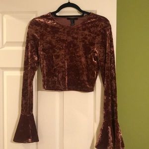 Long sleeve velvet crop top